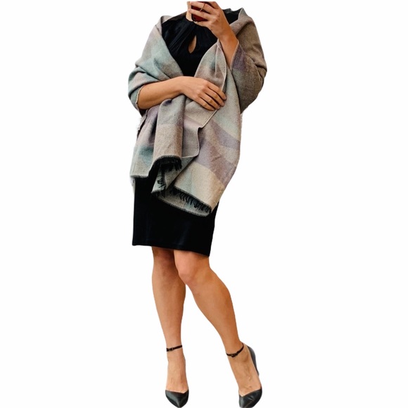 Urban Outfitters Accessories - URBAN OUTFITTERS Palatine Acrylic Fringed Rectangle Wrap Blanket Scarf